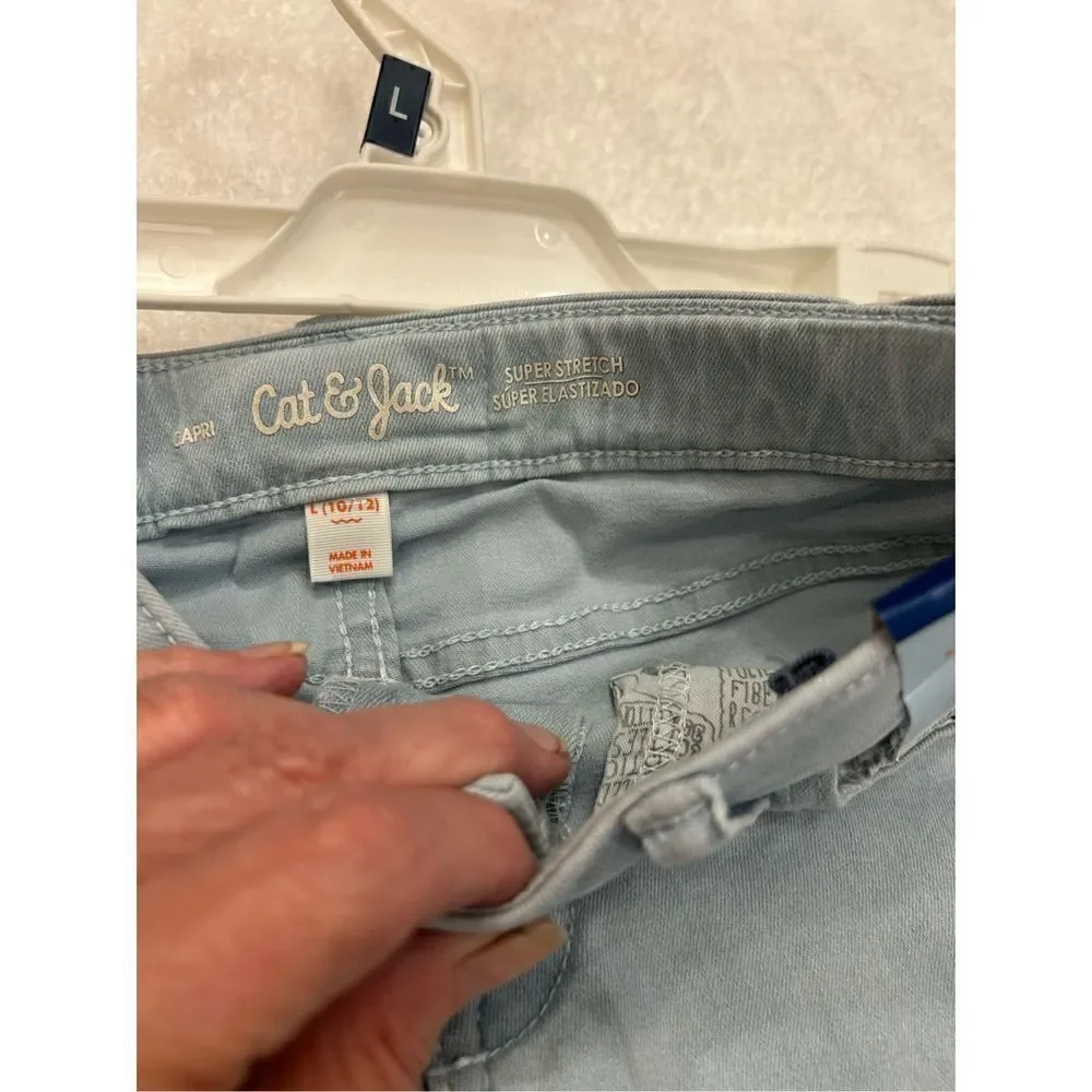 NWT Cat & Jack large light blue cropped Capri 5 pocket jeans
